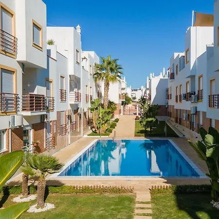 Authentic 2bdr W/pool By Lovelystay דירה