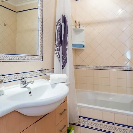 Authentic 2bdr W/pool By Lovelystay דירה