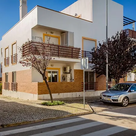 Apartment Authentic 2bdr W/pool By Lovelystay